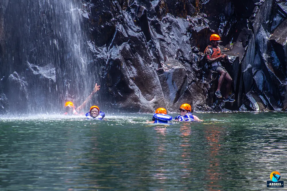 ultimate-guided-tour-victoria-falls-3