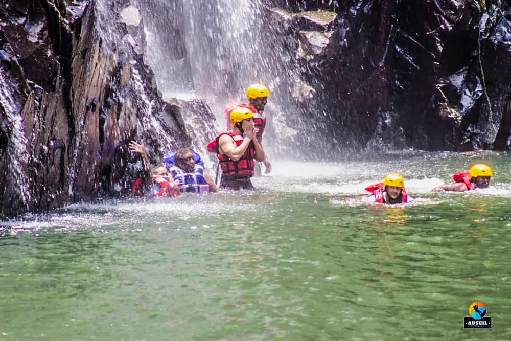 ultimate-guided-tour-victoria-falls-5